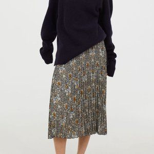 WILLIAM MORRIS & CO. x H&M. Calf-length, pleated skirt (XS)